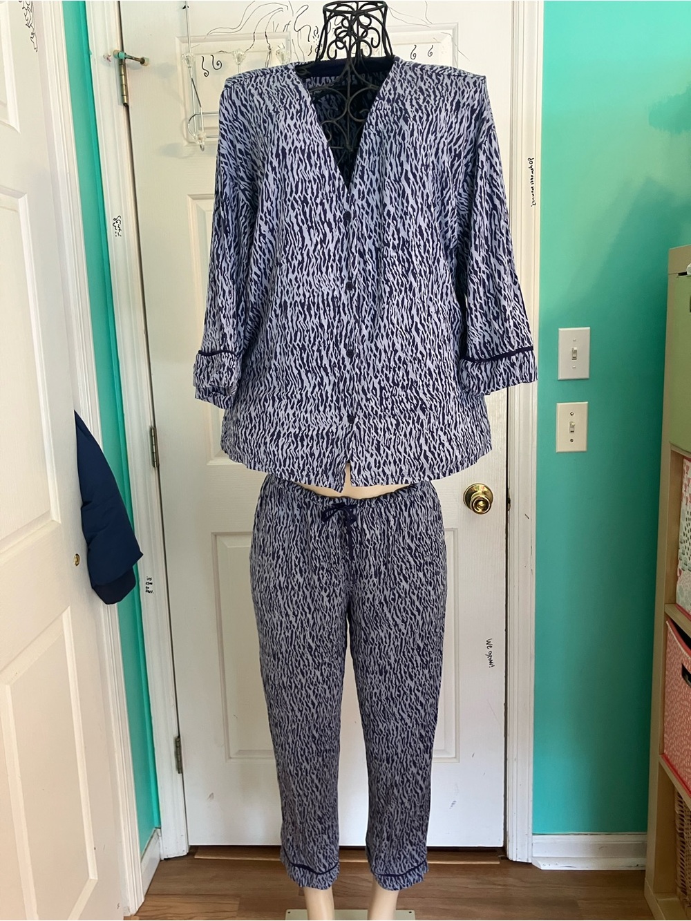 Donna Karan Blue Printed Pajama Set with V-Neck Top & Drawstring Pants